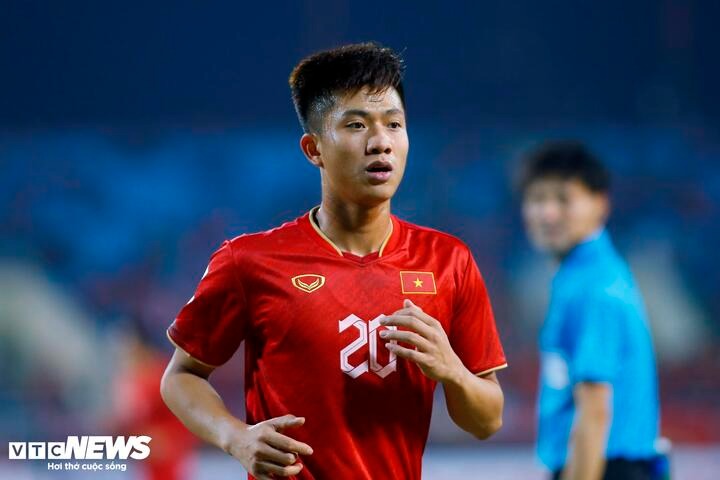 Phân tích phong cách chơi bóng của cầu thủ Phan Văn Đức